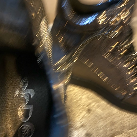 Shoes - Picture 3 of 8